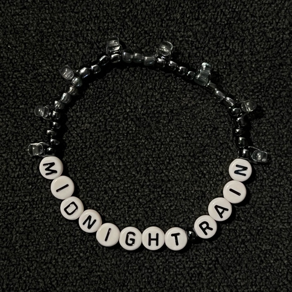 Taylor Swift midnight rain friendship bracelet